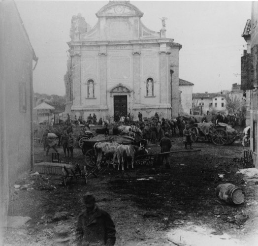 Piazza Duomo, novembre 1917