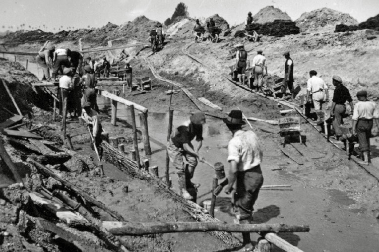 Lavori di sistemazione canale