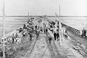 Costruzione del nuovo ponte stradale della Delizia