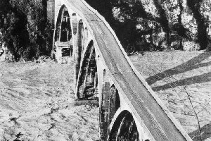 Santin Trus: il ponte di Pinzano lesionato dalla piena del 1966 