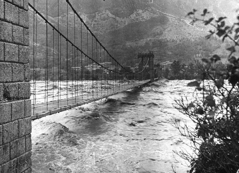 La passerella di Pioverno prima di essere distrutta 