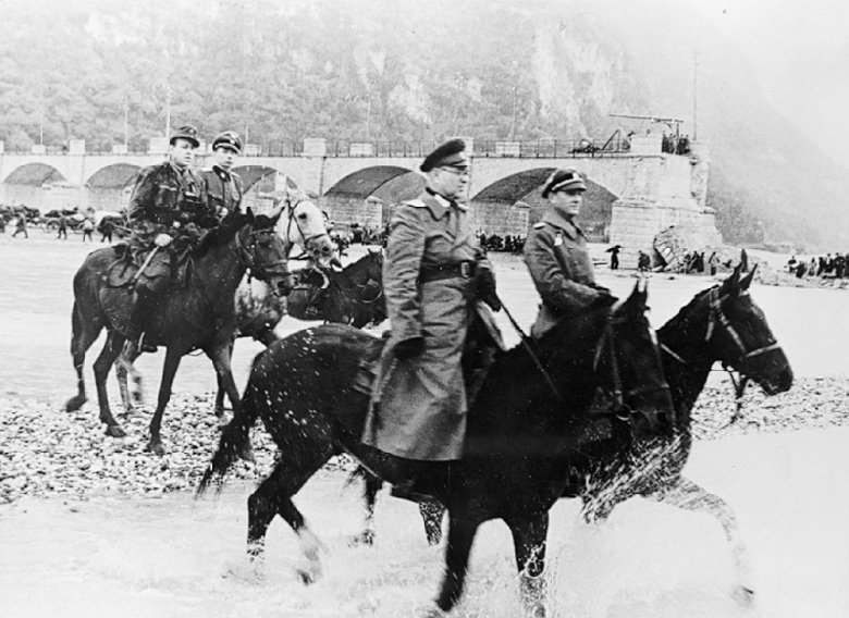 Il comandante della Divisione cosacca Domanov e il maggiore delle SS Von Alvensleben